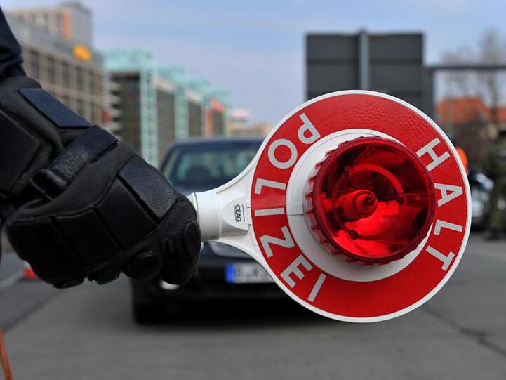 Eine Verkehrskontrolle im Ruhrgebiet endete mit Tumult und einem Großeinsatz.