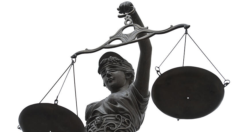 Was ist genau passiert? Das ist unter diesen Voraussetzungen für das Gericht nicht allzu leicht herauszufinden. Was ist genau passiert? Das ist unter diesen Voraussetzungen für das Gericht nicht allzu leicht herauszufinden.