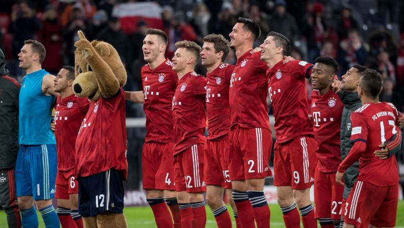 Die Bayern-Spieler feiern den Derbysieg gegen Nürnberg. Die Bayern-Spieler feiern den Derbysieg gegen Nürnberg.
