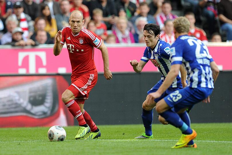 Arjen Robben (l.) hegt derzeit keine Wechsel-Absichten.