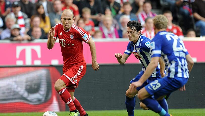 Arjen Robben (l.) hegt derzeit keine Wechsel-Absichten. Arjen Robben (l.) hegt derzeit keine Wechsel-Absichten.