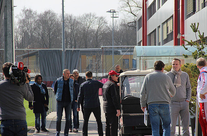 Zinedine Zidane, Willy Sagnol und Co. am Trainingsgelände des FC Bayern an der Säbener Straße.