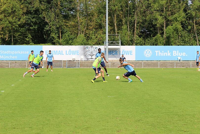 Schrecksekunde für Degenek beim Training am Freitag. Hier die Bilder vom Vormittagstraining.