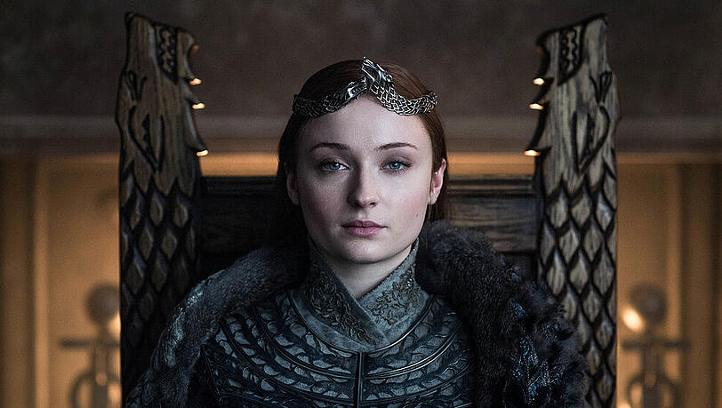 Ob sich Sophie Turner neben dem Thron auch die Krone gesichert hat, ist nicht überliefert. Ob sich Sophie Turner neben dem Thron auch die Krone gesichert hat, ist nicht überliefert.