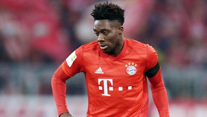 Fußball: Bundesliga, Bayern München - FC Schalke 04, 19. Spieltag in der Allianz Arena. Alphonso Davies von Bayern. (zu dpa: ""Absolut guter Junge": Der märchenhafte Aufstieg des Alphonso Davies"). Foto: Tobias Hase/dpa/Archivbild Fußball: Bundesliga, Bayern München - FC Schalke 04, 19. Spieltag in der Allianz Arena. Alphonso Davies von Bayern. (zu dpa: ""Absolut guter Junge": Der märchenhafte Aufstieg des Alphonso Davies"). Foto: Tobias Hase/dpa/Archivbild