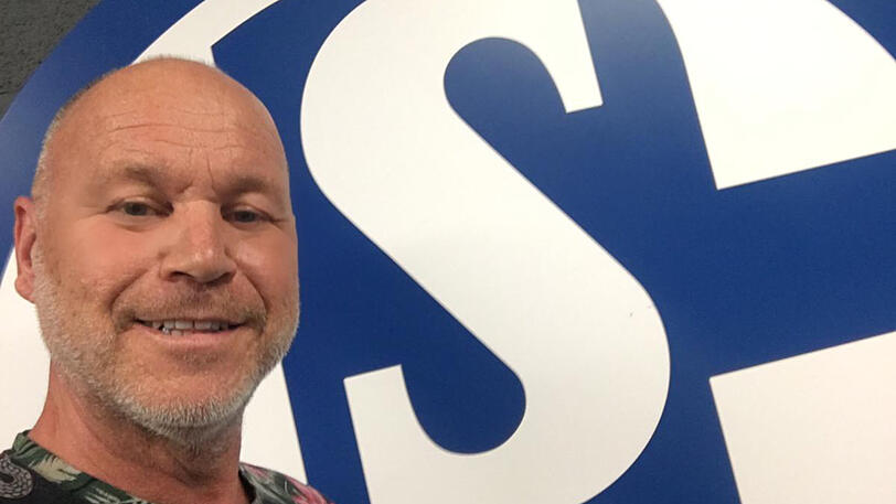 Seit Jahren ein Fan des FC Schalke: Schlagersänger Olaf Henning.