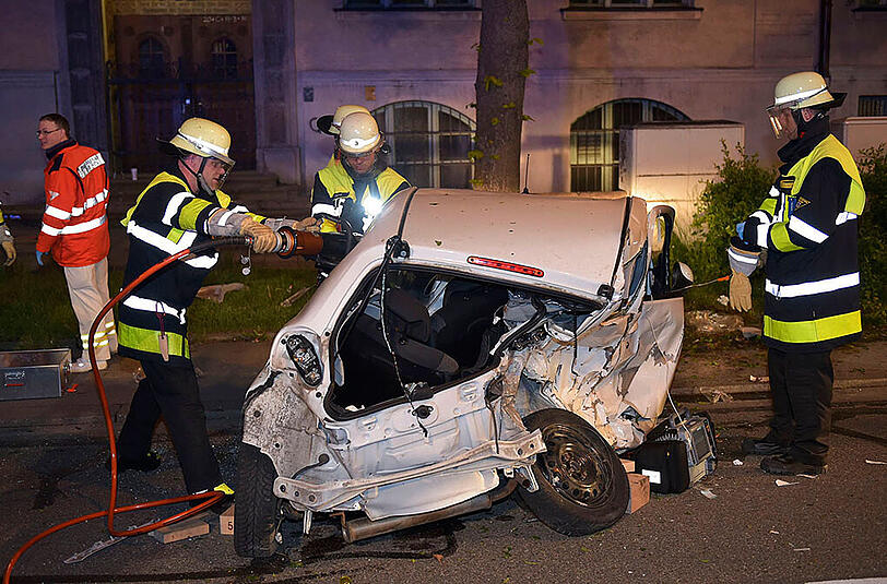 Schwerer Verkehrsunfall am Freitagabend in Laim - die Bilder.