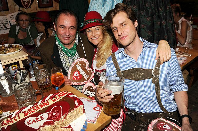 Kare und Dresscoded: Promis feiern in in Hochreiter`s Haxenbraterei auf der Wiesn 2013