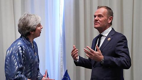 Theresa May und Donald Tusk bei einem Treffen in Scharm el Scheich im Februar.