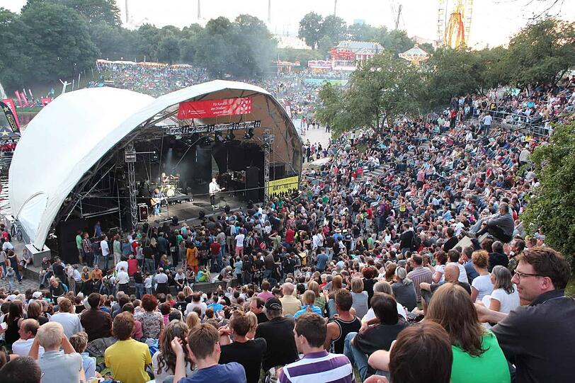 Ein Sommerabend im Theatron ist für gut 2000 Zuschauer auf den Stufen immer ein ganz besonderes Erlebnis