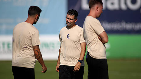 Der TSV 1860 um Chefcoach Alper Kayabunar hat ein F&uuml;hrungsproblem.