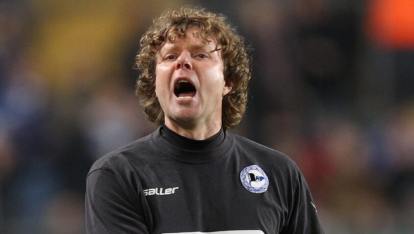 Stefan Krämer, Arminia Bielefeld: „Im Aufstiegsrennen habe ich Köln, Düsseldorf, Union Berlin und Kaiserslautern ganz oben auf der Rechnung. Ich traue auch dem TSV 1860 eine gute Saison zu. Die Löwen sind heimstark und stellen fast immer eine gute und talentierte Truppe. Wenn sich ein Unternehmen wie VW zu einem Verein bekennt, ist das ein Zeichen.“ Stefan Krämer, Arminia Bielefeld: „Im Aufstiegsrennen habe ich Köln, Düsseldorf, Union Berlin und Kaiserslautern ganz oben auf der Rechnung. Ich traue auch dem TSV 1860 eine gute Saison zu. Die Löwen sind heimstark und stellen fast immer eine gute und talentierte Truppe. Wenn sich ein Unternehmen wie VW zu einem Verein bekennt, ist das ein Zeichen.“