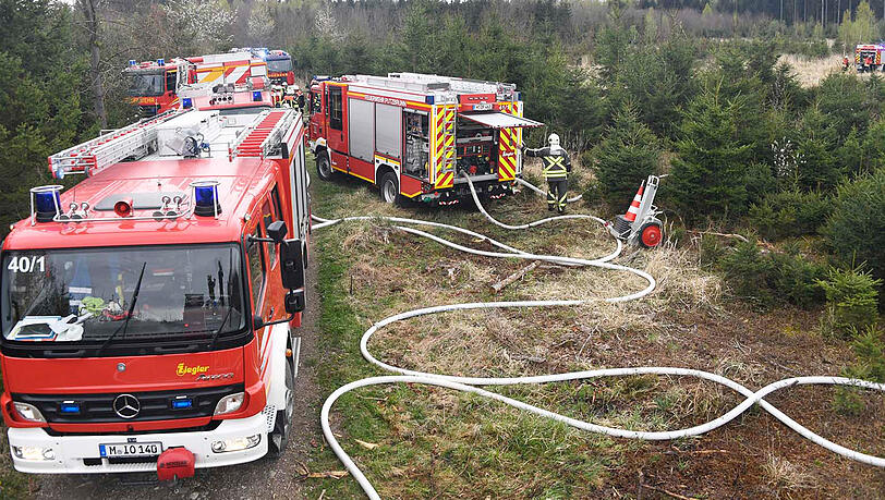 Am Wochenende brannte es in Putzbrunn: Es war der zwölfte Fall von Brandstiftung innerhalb kurzer Zeit. Am Wochenende brannte es in Putzbrunn: Es war der zwölfte Fall von Brandstiftung innerhalb kurzer Zeit.