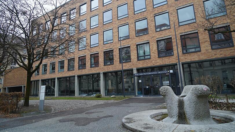 Das Max von Pettenkofer Institut. Das Max von Pettenkofer Institut.