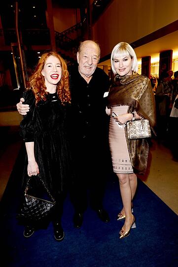 Zweifache Unterstützung: Ralph Siegel mit seiner Frau Laura und seiner Ex-Frau Kriemhild (r.).