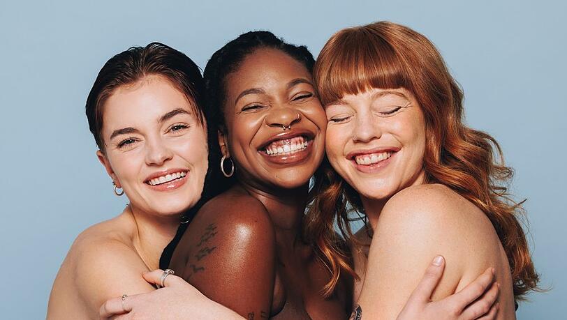 Mehr Haut, weniger Make-up: Der Beauty-Trend Skin Tint macht das m&ouml;glich.