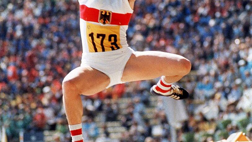 Der erste Streich: Heide Ecker-Rosendahl springt zu Gold. Der erste Streich: Heide Ecker-Rosendahl springt zu Gold.