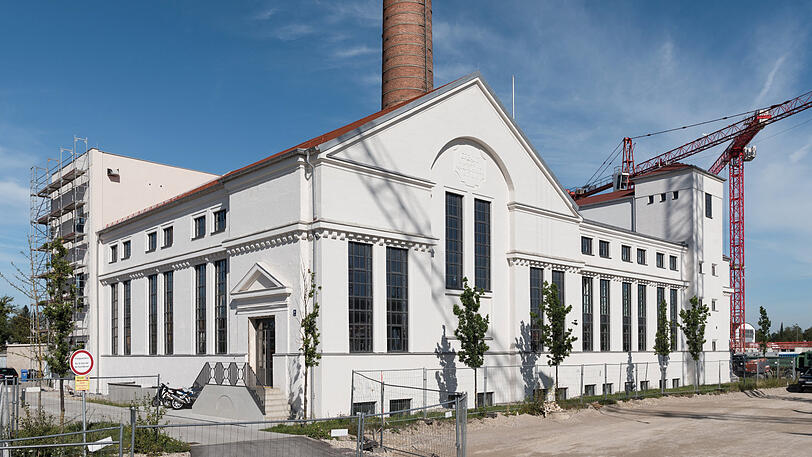 Am Münchfeld 40/42/44: Auf dem ehemaligen Diamaltgelände in Allach (heute Diamaltpark), stehen noch einige Industriedenkmäler. Wie das Kesselhaus, erbaut 1915/16. Die Jury urteilt: "Mit der Instandsetzung des Fassade konnte das historische Erscheinungsbild des Industriegebäudes wesentlich verbessert und ein Stück Münchner Wirtschaftsgeschichte wieder ins Licht gesetzt werden".
