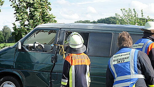 In diesem VW-Bus sprengte sich der Serienräuber in die Luft. Er überlebte schwer verletzt. In diesem VW-Bus sprengte sich der Serienräuber in die Luft. Er überlebte schwer verletzt.