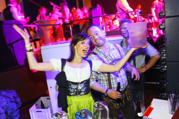 Die letzten Jahre war bei "Tracht & Pracht" einiges geboten. 2011 ließen sich auch Prominente wie Alina Baumann, Tim Lobinger, Michael Guillaume,Peyman Amin, Liliana Matthäu und Alisar Ailabouni im Hippodrom blicken. Klicken Sie durch die Bilder!