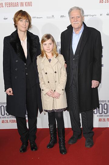 Die Regisseurin Sherry Hormann (l), Amelia Pidgeon und der Kameramann Michael Ballhaus bei der Premiere in München