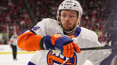 "Es ist erschütternd und extrem traurig", sagt Tom Kühnhackl, der in der NHL bei den New York Islanders spielt, über die Bilder, die er aufgrund der Corona-Krise aus New York sieht.