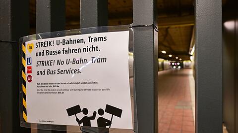 In Berlin fuhren etwa tagelang die Stra&szlig;enbahnen nicht wegen eingefrorener Oberleitungen, nun folgt ein Warnstreik im Nahverkehr.