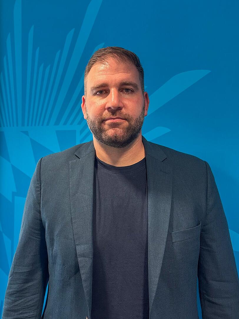 Niko Orfanopoulos ist Teil des Kommissariats 17, das sexualisierte Gewalt gegen Kinder bekämpft. Niko Orfanopoulos ist Teil des Kommissariats 17, das sexualisierte Gewalt gegen Kinder bekämpft.