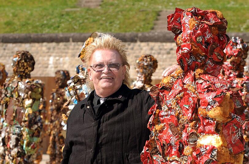Künstler HA Schult will passend zum Motto "Na sauber" seine Müllmenschen auf dem diesjährigen Tollwood-Festival präsentieren.