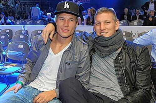 Hier mit seinem Kumpel Bastian Schweinsteiger: Holger Badstuber.