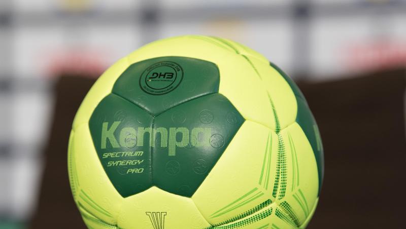Warum klebt der Handball? Warum klebt der Handball?