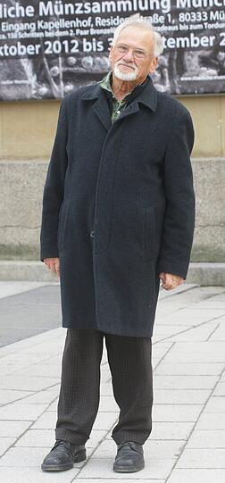 Das Tanzbein schwingen: Norbert R. (78), Rentner:&bdquo;Wäre es der letzte Tag, würde ich nochmal mit einer schönen Dame zum Tanzen gehen. Ich bin eher ein mittelmäßiger Tänzer, aber das war schon immer meine Leidenschaft. Vorher ginge es in ein feines Restaurant. Zum Beispiel zu Alfons Schuhbeck.&ldquo;
