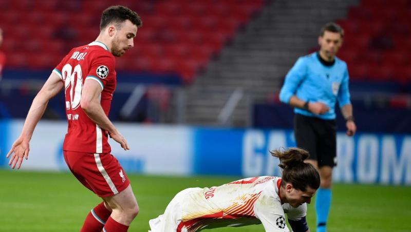 Die Leipziger um Marcel Sabitzer (r) schieden gegen den FC Liverpool aus der Champions League aus.