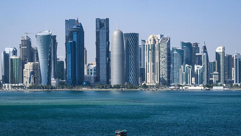 Blick auf die Skyline von Doha, die Hauptstadt von Katar.