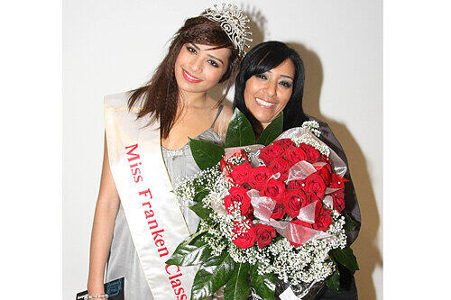 Eine hübscher als die andere: Die neue &bdquo;Miss Franken Classic 2010&ldquo; Jasmin Herzinger mit ihrer Mama Samira (38). Jasmin hat sich gegen 13 Kandidatinnen durchgesetzt.