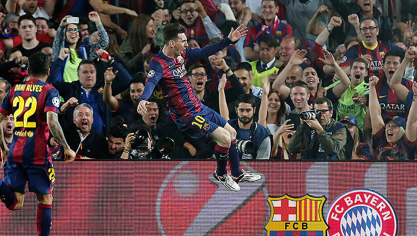 Barcelona überrumpelt Bayern dank eines überragenden Lionel Messi, der die ersten beiden Tore selbst erzielt und das Dritte vorbereitet.