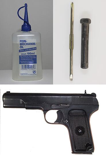 Im Bereich des Tatortes wurde eine Pistole der russischen Marke Tokarev (unten) aufgefunden. Es handelt sich um eine ursprünglich unbrauchbar gemachte Waffe, die wieder funktionsfähig gemacht wurde.