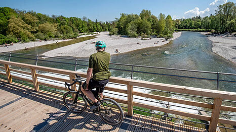 So &uuml;berw&auml;ltigend kann M&uuml;nchen sein: Wer an der Isar nur wenige Kilometer Richtung S&uuml;den radelt, ist schnell mitten in der Natur, wie hier am Flaucher. Aber auch der Englische Garten im Herzen der Stadt l&auml;sst sich immer wieder neu entdecken.