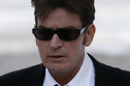 Charlie Sheen auf dem Weg ins Gericht