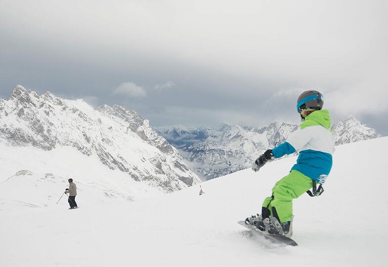 Wintersportler auf der Zugspitze.