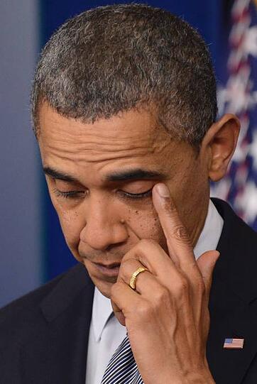 Nach dem Massaker rang US-Präsident Barack Obama mit den Tränen. Seinen Kampf gegen die Waffenlobby hat er verloren.