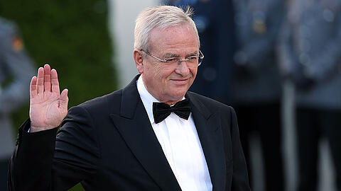Spitzenreiter unter den Dax-Chefs war wie in den vier Vorjahren Volkswagen-Lenker Martin Winterkorn mit einer Gesamtvergütung von 15 Millionen Euro.