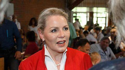 Doris von Sayn-Wittgenstein (AfD) erhielt 137 von 244 abgegebenen Stimmen und damit 56 Prozent.