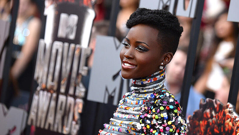 Bezaubernd: Lupita Nyong'o bei den MTV Movie Awards im April 2014 Bezaubernd: Lupita Nyong'o bei den MTV Movie Awards im April 2014