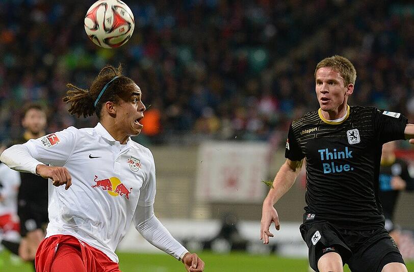 Yussuf Poulsen (li.) traf zum zwischenzeitlichen 1:0 für Leipzig.