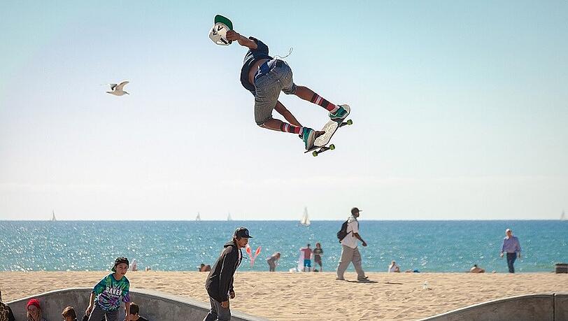 Eine beliebte Sportart unter Jugendlichen: Skateboarden. Eine beliebte Sportart unter Jugendlichen: Skateboarden.