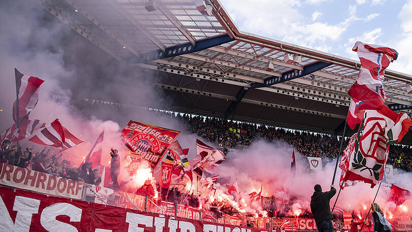 Zündelten in Nürnberg: die Ultras des FC Bayern.