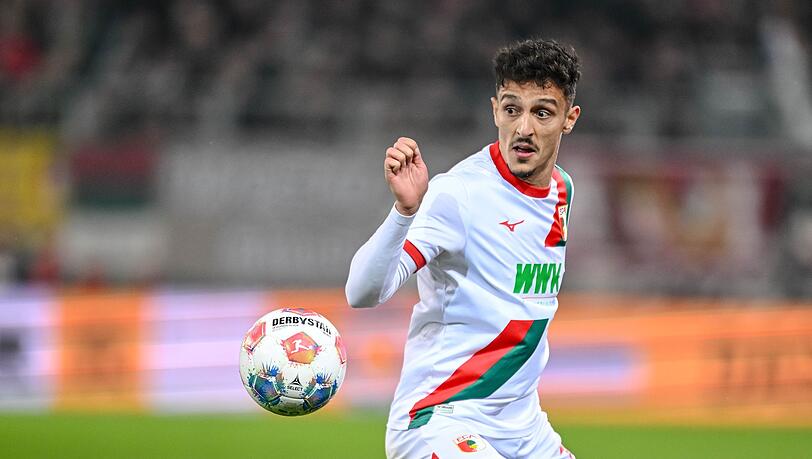Dimitrios Giannoulis vom FC Augsburg zieht es zurück in seine Heimat Griechenland. (Archivbild) Dimitrios Giannoulis vom FC Augsburg zieht es zurück in seine Heimat Griechenland. (Archivbild)