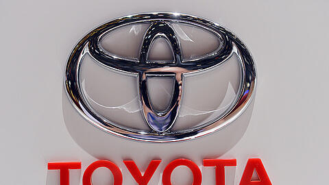 Bei Toyota ging der Absatz in den ersten drei Monaten unter anderem wegen eines Produktionsstopps in einigen heimischen Fabriken zurück. Foto: Uli Deck
