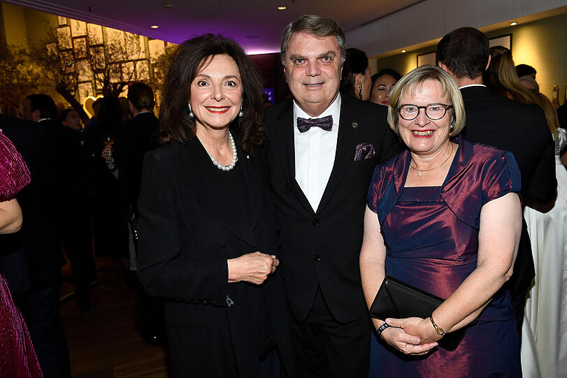 Uschi Dämmrich von Luttitz mit Kurt Peter (Gründer Stiftung Valentina) und Renate Peter (Gründerin Stiftung Valentina)